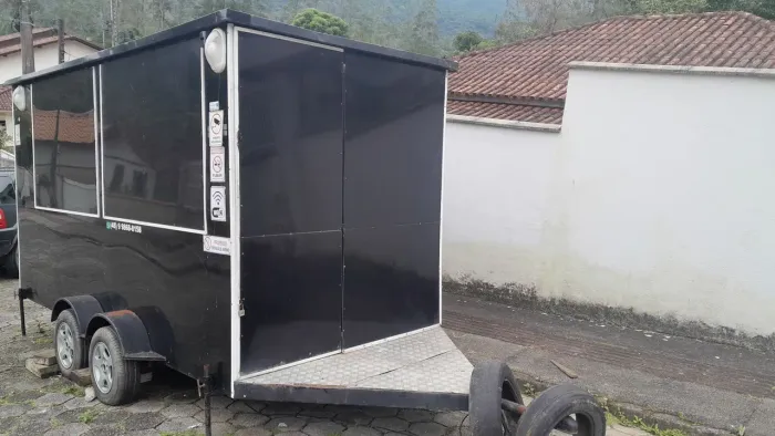 Food truck todo feito de acm em perfeito estado emplacado