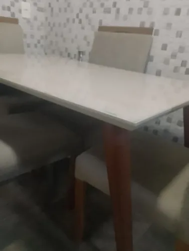 Vendo mesa sem as cadeiras