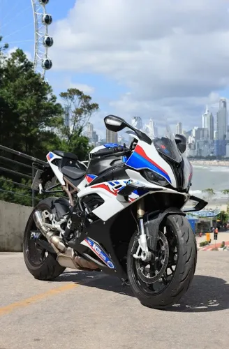 BMW S1000RR M