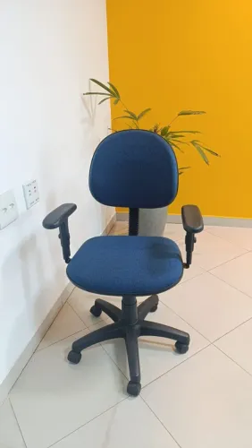1 Cadeira de escritório seminovo 