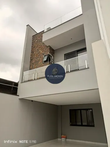 Sobrado Triplex 240m²- 3 suítes- 4 vagas- Área Gourmet de 80m2²- Vila Helena-SA