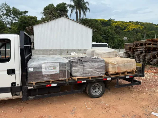 Vaga Ajudante geral em material de construção.