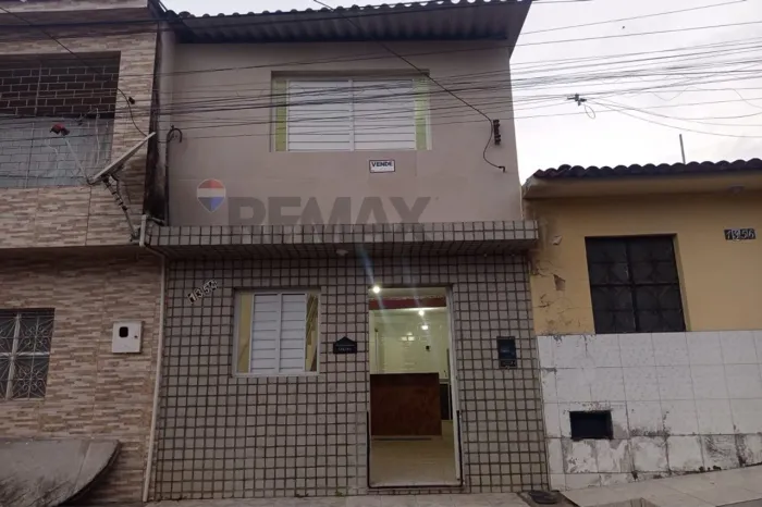 Casa a venda em ótima localização, 2 quartos, próximo a UPA do Trapiche