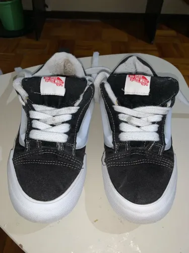 Tênis Estilo Knu Skool Preto e Branco - Tamanho 39