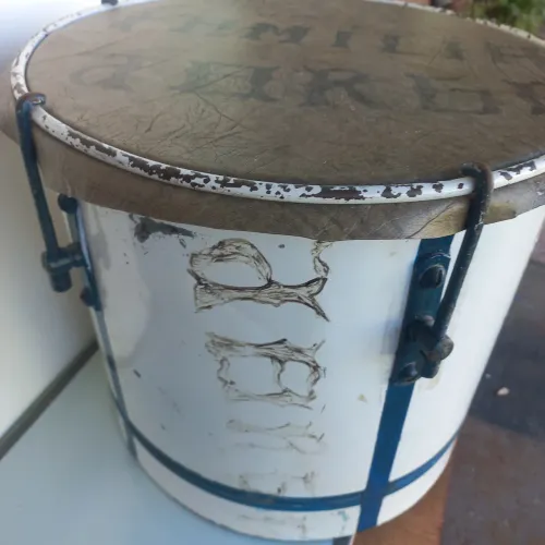 Vendo Tantan, Pandeiro e Repique