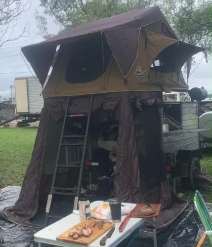 Reboque com Barraca de teto Blue camping 
