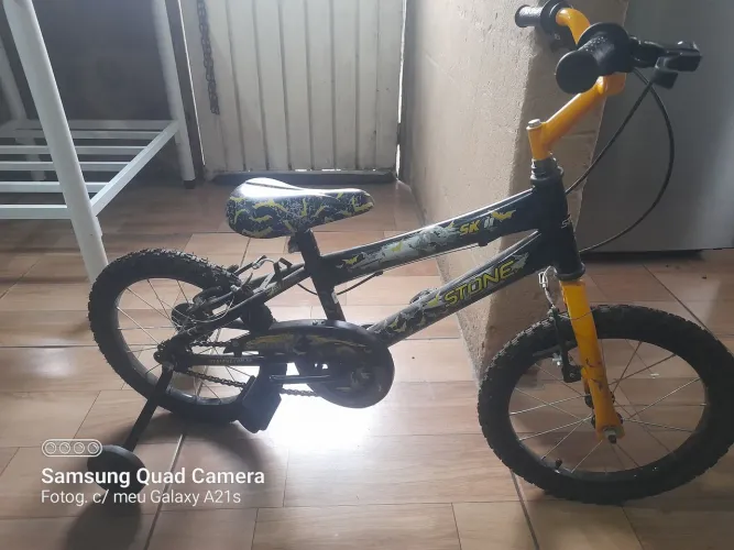 Vendo bicicleta infantil aro 16 Nunca usada <br>Nunca usada R$350 <br>Obs: Não entrego