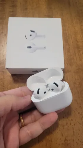 Apple AirPods 4° geração