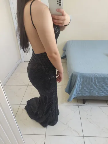 Vestido preto elegante sereia