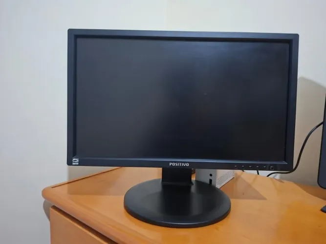 VENDO MONITOR POSITIVO PARA COMPUTADOR