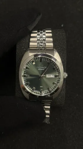 Technos Automático Day-Date verde 8205OO/1V 
