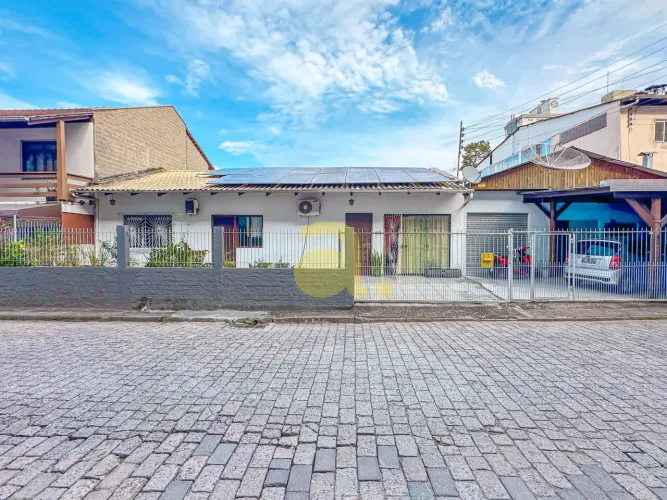CASA COM 3 DORMITÓRIOS MAIS 2 KITNETS A VENDA NA ÁGUA VERDE EM BLUMENAU!