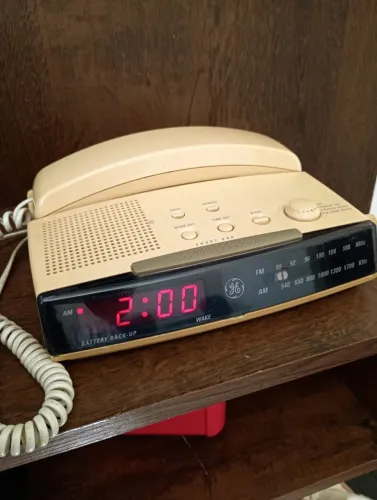 Rádio relógio telefone