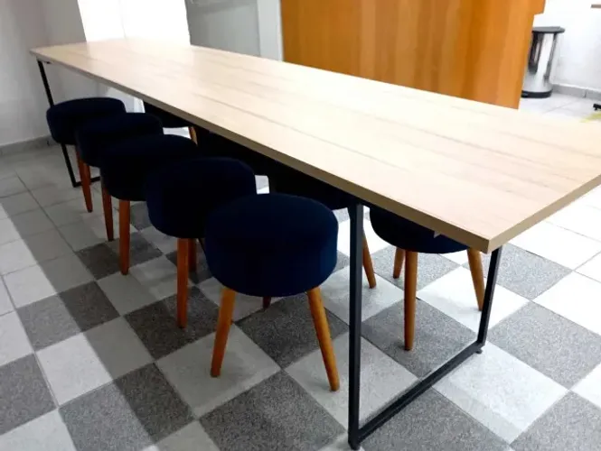 Mesa de Madeira Comunitária - 2,73 m