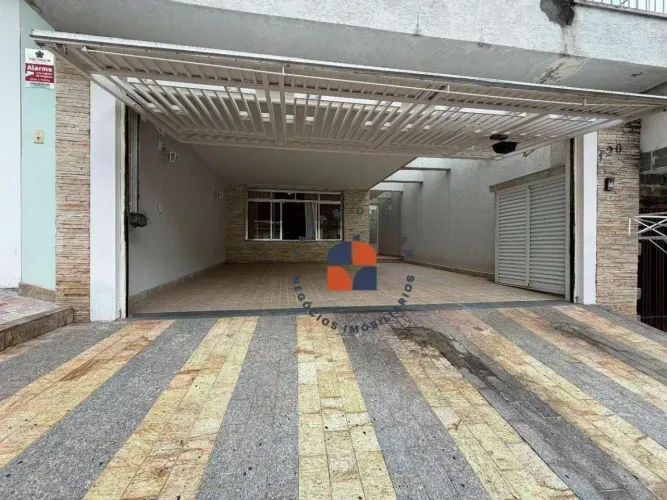 Sobrado em rua super tranquila e abaixo da avaliação!