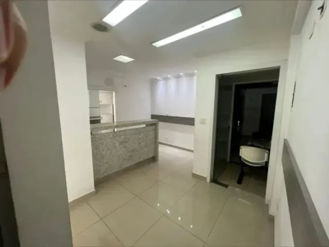 Ponto comercial em Porto - Oportunidade!!
