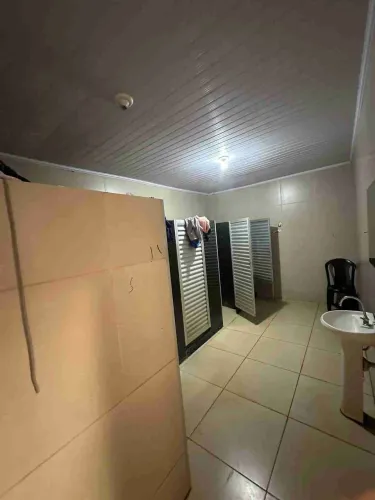 Vendo para investidor Galpão logístico com 1000m² em terreno de 2100m² ALUGADO, no Setor I