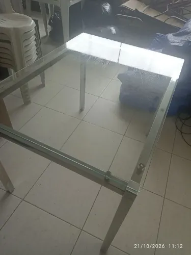 Mesa de 6 cadeiras tampão vidro sem cadeiras