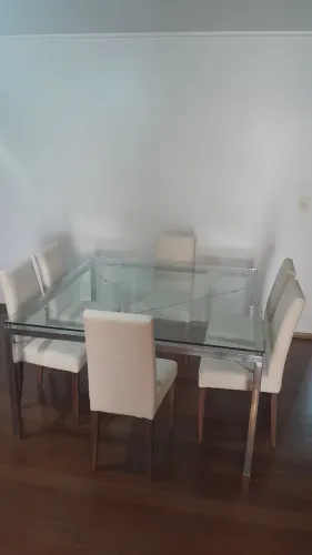 MESA AÇO INOX. ARTEFACTO E CADEIRAS ESTOFADAS