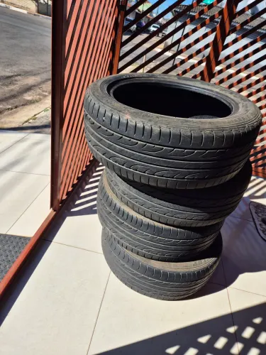 PNEUS Dunlop 215/50 R17 | Ótimo estado