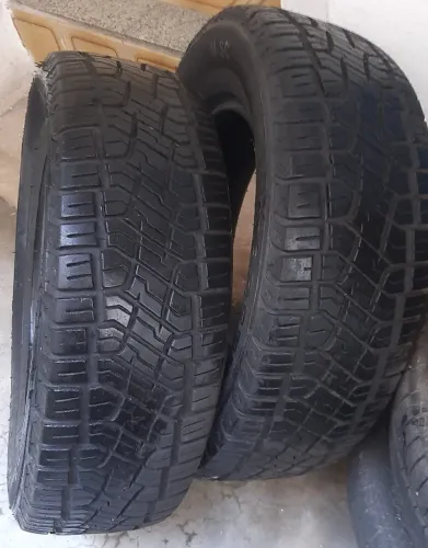 Par de Pneus Moretyre Apolo Aro 205x65xR15 Meia Vida - Usado