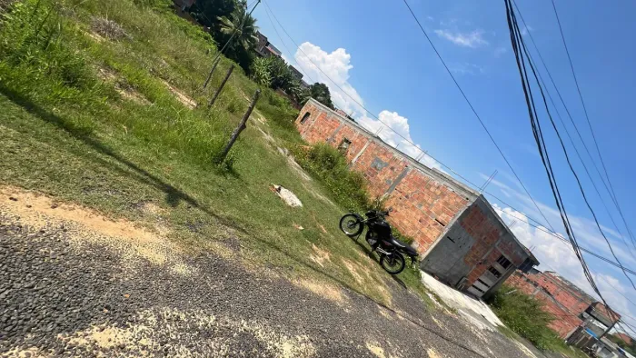 Terreno 8x20