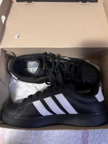 Tênis masculino adidas street talk