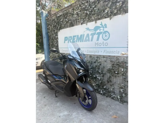 Yamaha Xmax 300 connected abs 2026