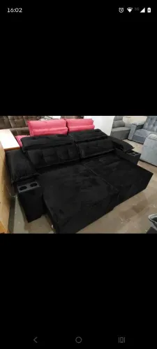 Sofá retrátil e reclinável com porta-copos na promoção