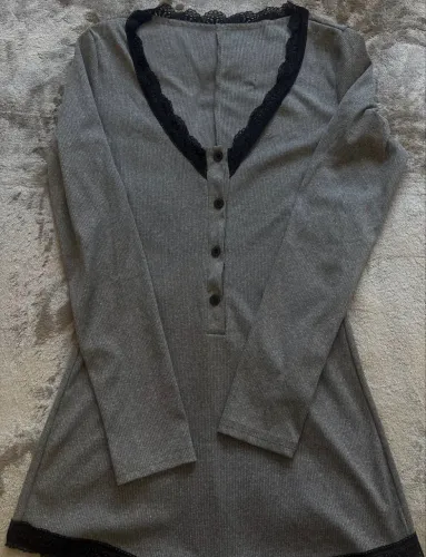 Pijama macacão cinza com renda