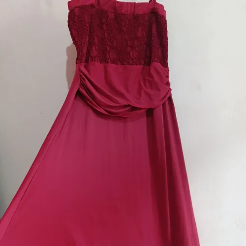 Vestido de Festa Vermelho Marsala com Bordados
