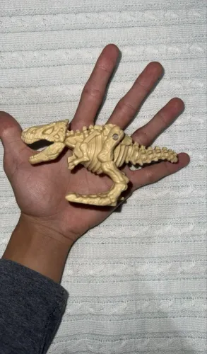 brinquedo mcdonald's dinossauro do filme uma noite no museu