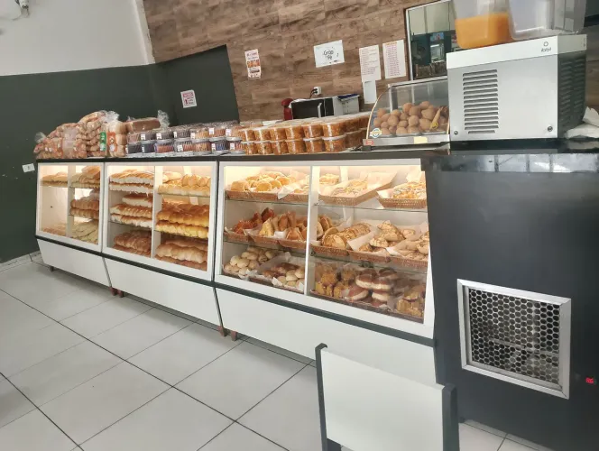 Vitrine seca e resfriada para a padaria ou lanchonete *88