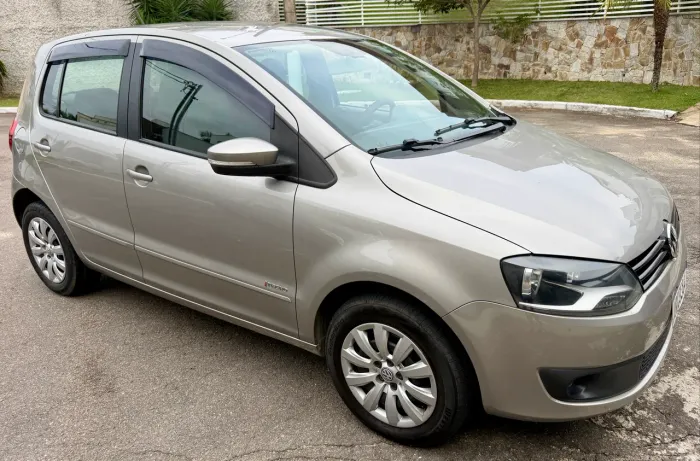 Volkswagen Fox 1.6 MI Total Flex 8V 5P 2014
