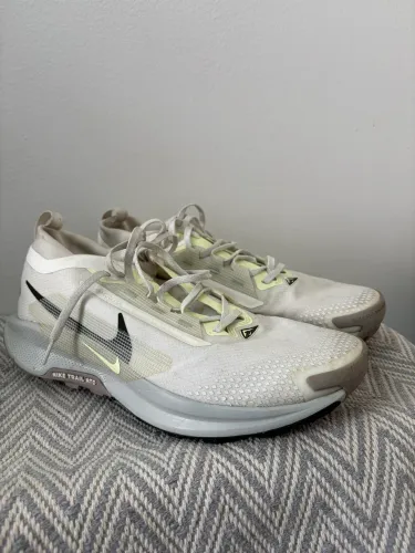 Tênis Nike Pegasus Trail 5