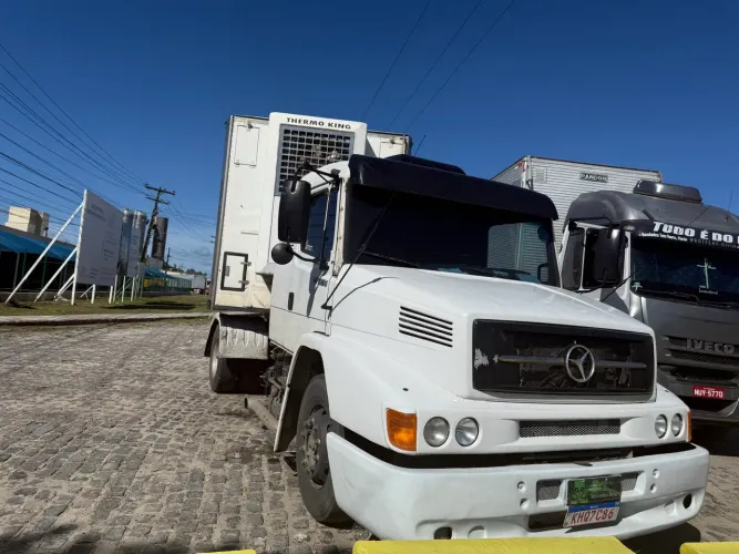 Mercedes 1634 com carreta baú niju câmara fria