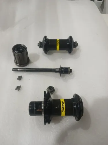Par de cubos Mavic ksyrium 20 furos