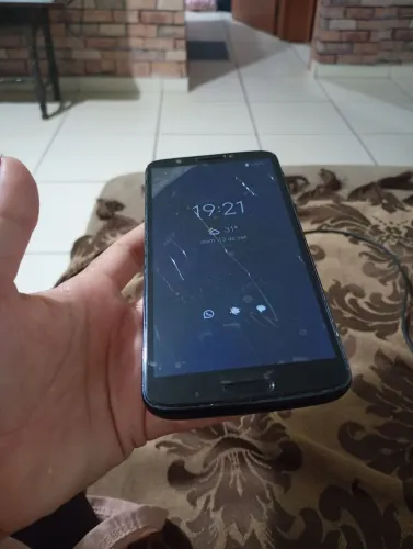 Celular Motorola g6 funcionando tudo 150 reais