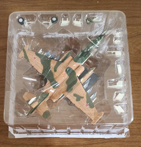 Miniatura Avião a Jato Russo Sukhoi SU 25 Frogfoot Planeta DeAgostini Altaya Escala 1/72