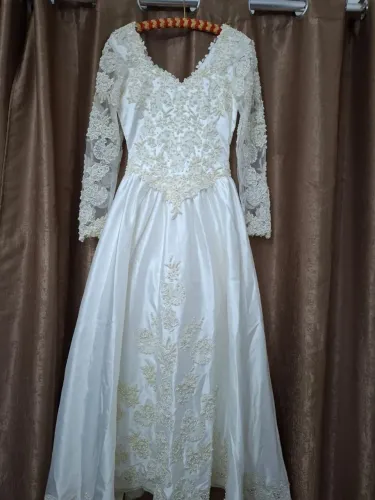 Vestido de noiva branco clássico