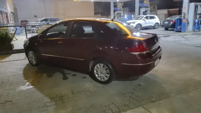 Fiat Linea LX 1.9/ 1.8 Flex 16V Dualogic 4P 2010