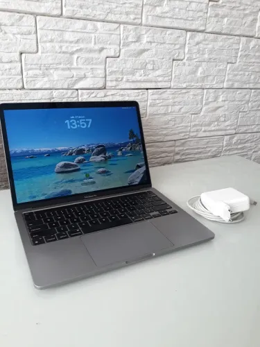 Macbook Pro M1 (8GB RAM - 512GB SSD )
