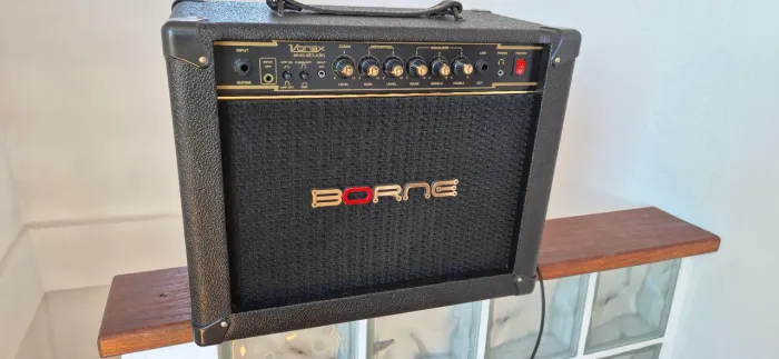 Amplificador comboio borne vorax 840 para guitarra