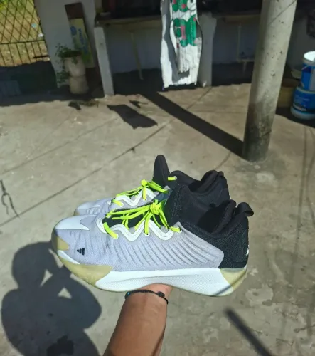 TÊNIS ADIDAS A VENDA!