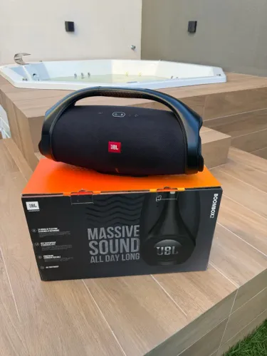 Jbl boombox 2 em ótimo estado.