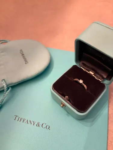 Anel Tiffany Harmony Platina c/ Diamante 0.18ct IF + Certificado