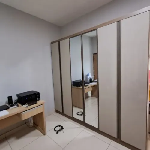 Guarda Roupa semi Novo