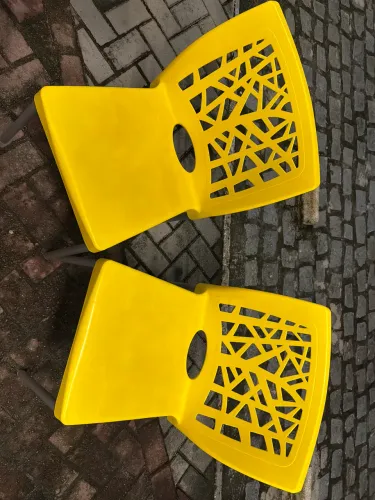 Cadeira de plástico 