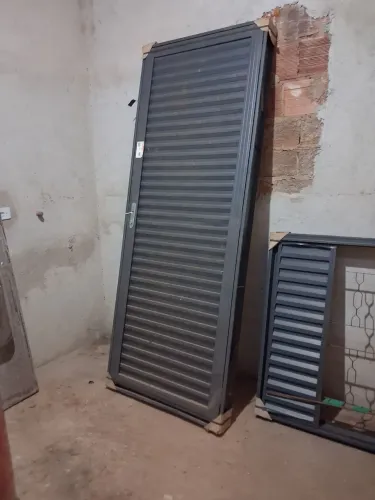 PORTA E JANELA