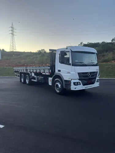 Atego 2426 único dono baixíssimo km